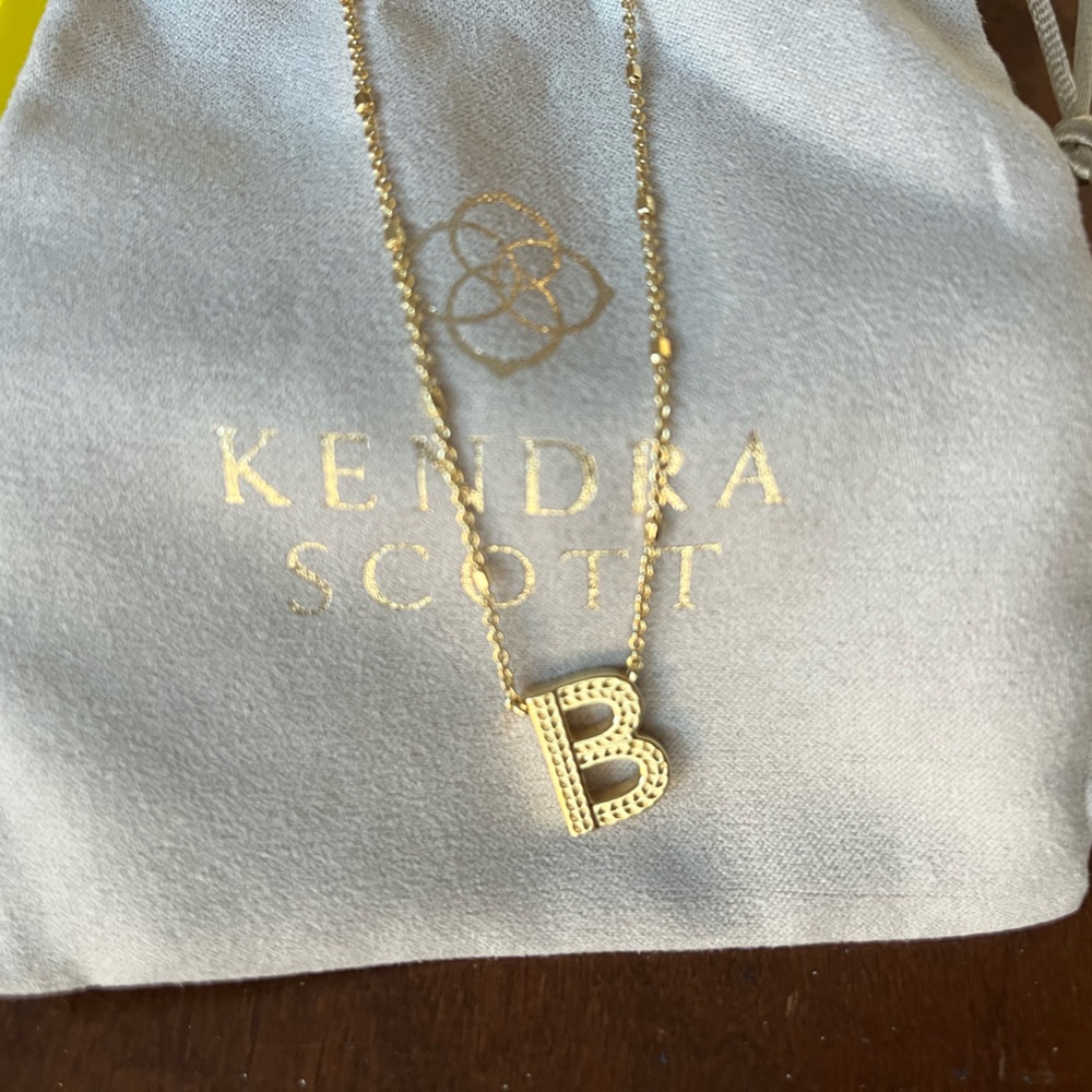 Kendra Scott Letter B necklace